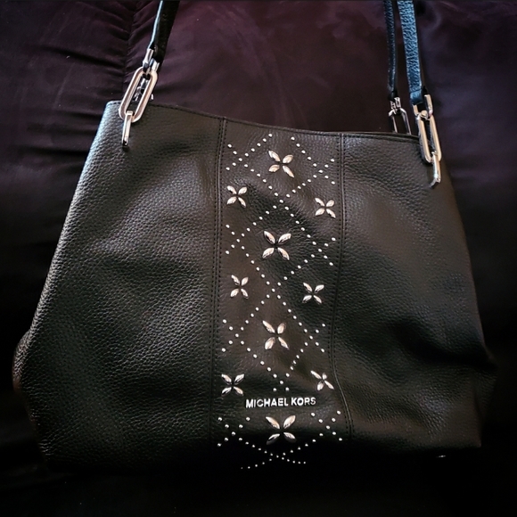 NWT MK Lg Leather Shoulder Tote - Picture 1 of 6